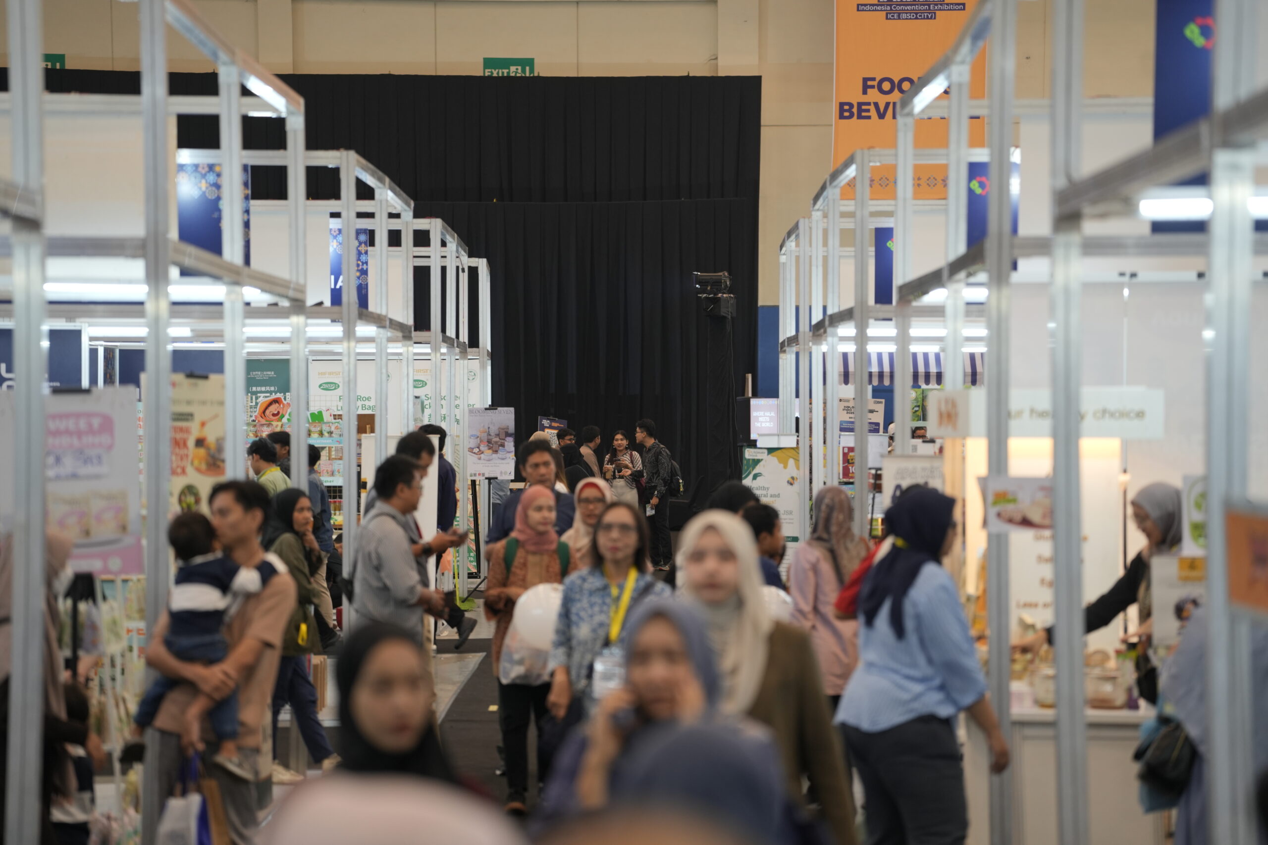 Halal Indo 2025 Bukti Potensi Industri Halal, Catat Transaksi Rp7,7 Miliar dan Lebih dari 25 Ribu Pengunjung FOTO PENDUKUNG 4 Scaled